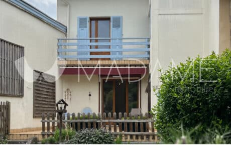 Filigramme MADAME Immobilier blanc – Voiron 1